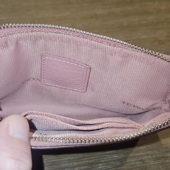 🚫Was A Give Away🚫Coach Pink Clutch with Heart Accents - Picture 8 of 10